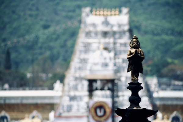 Hyderabad to Tirupati by Road – Distance, Time, Best Route & Travel Guide (2026)